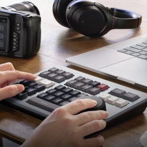 DaVinci Resolve Speed Editor